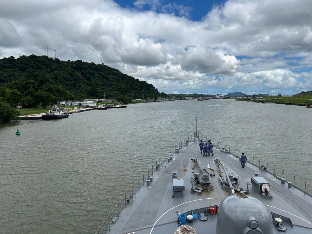 Cruzando el Canal de Panamá 